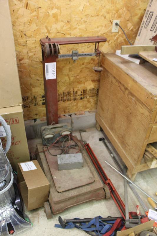 lot 1410 image: Vintage Fairbanks Wheeled Scale