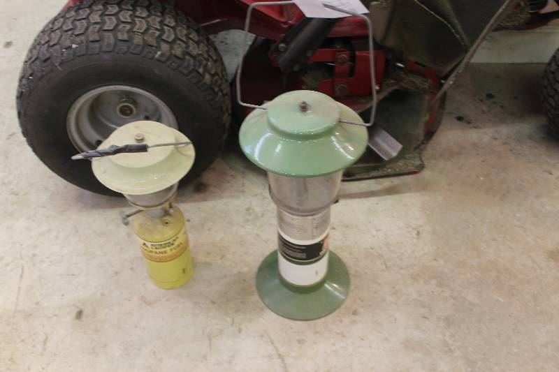lot 1447 image: Lot of (2) Lanterns