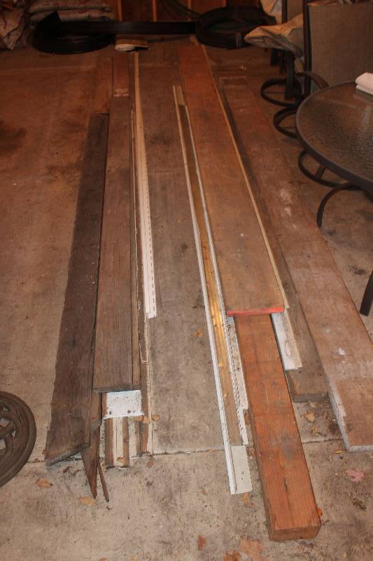 lot 1528 image: Scrap Wood