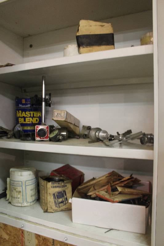 lot 1486 image: Cabinet Lot Includes Misc Hardware