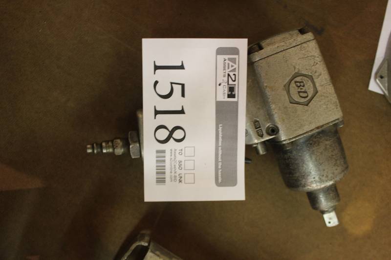 lot 1518 image: Black & Decker Air Impact Wrench