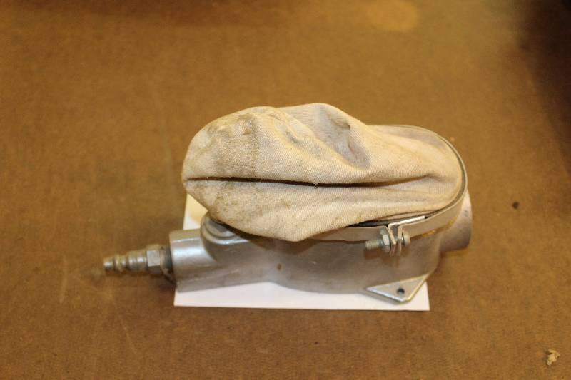 lot 1516 image: Edmund J. Wudel Vixen Pneumatic Spark Plug Cleaner