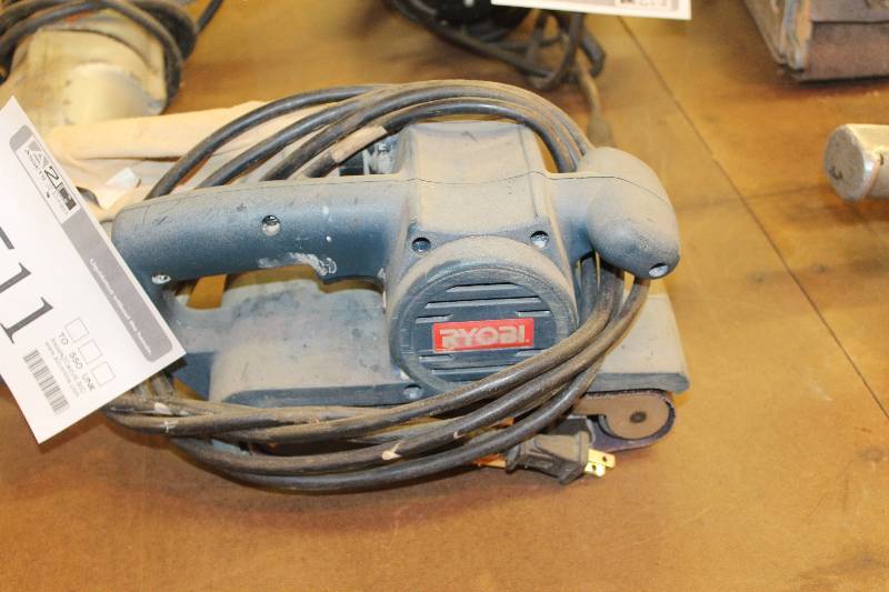 lot 1511 image: Ryobi Belt Sander