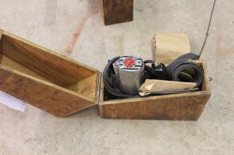 lot 1487 image: Craftsman Multi-Speed Sabre Saw w Wood Case, Manual