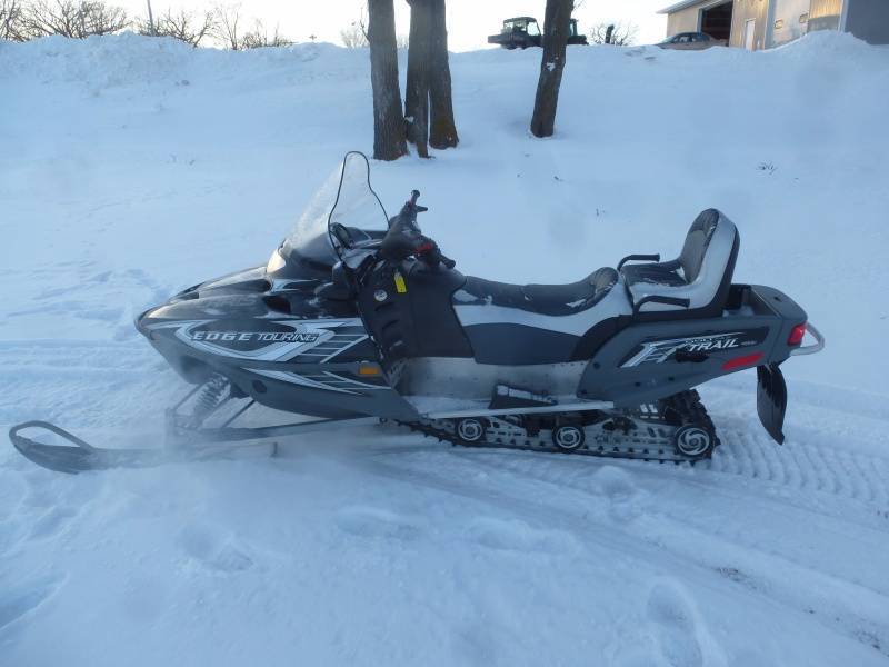 lot 5 image: 2005 Polaris 550 Edge Touring