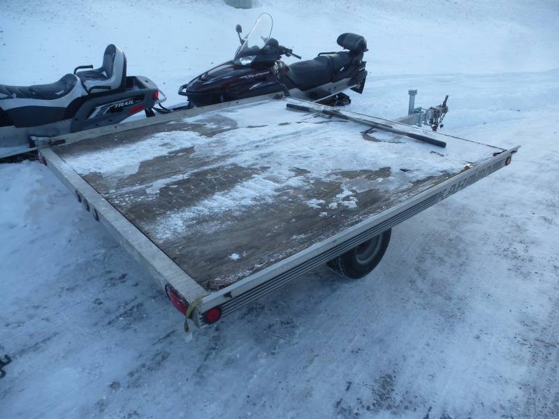 lot 11 image: 1994 Karavan Snowmobile Trailer