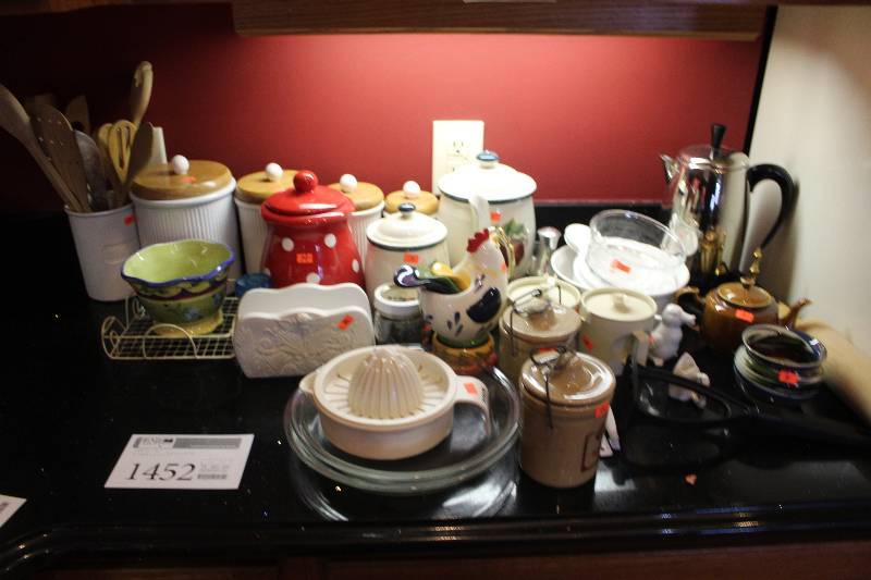Cookie Jars, Kitchen Stuff, Table Decorations, Coffee Pot