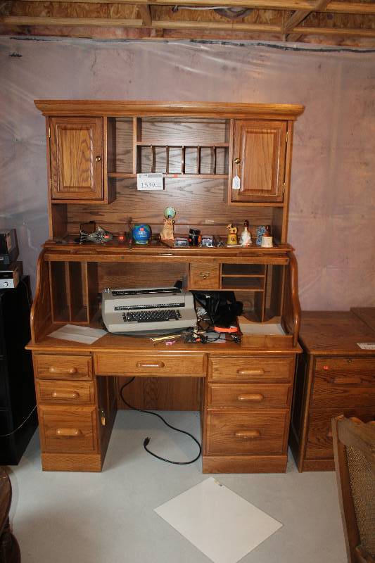 2-Door 7-Drawer Wood Rolling Top Desk