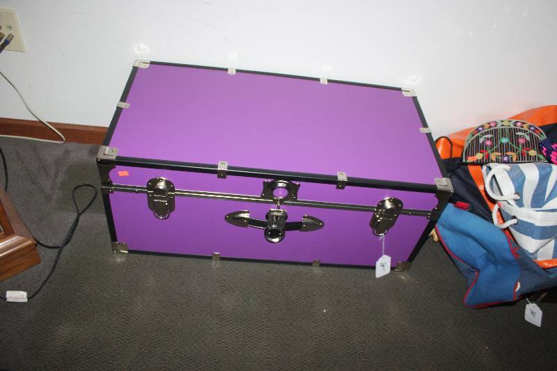 Locking Foot Chest