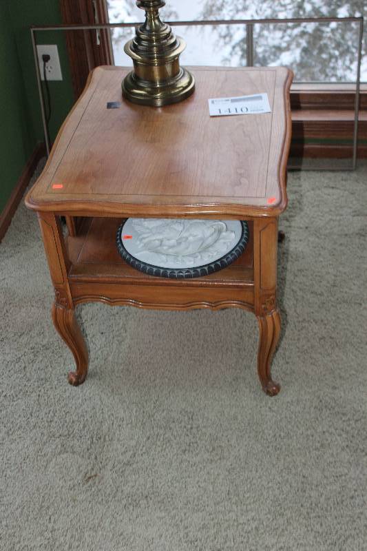 Lot of (2) Tables