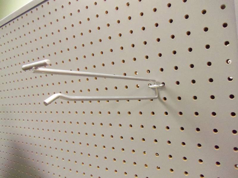 8 Peg Hooks