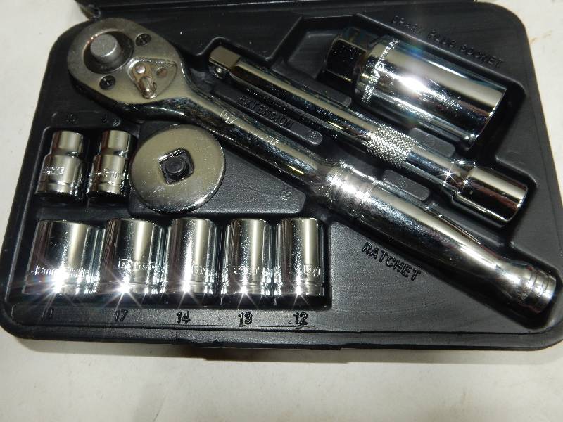 lot 73 image: Small set of metric socets and ratchet 48 piece drill bit set 7 piece star screw driver set ratchet wrench set