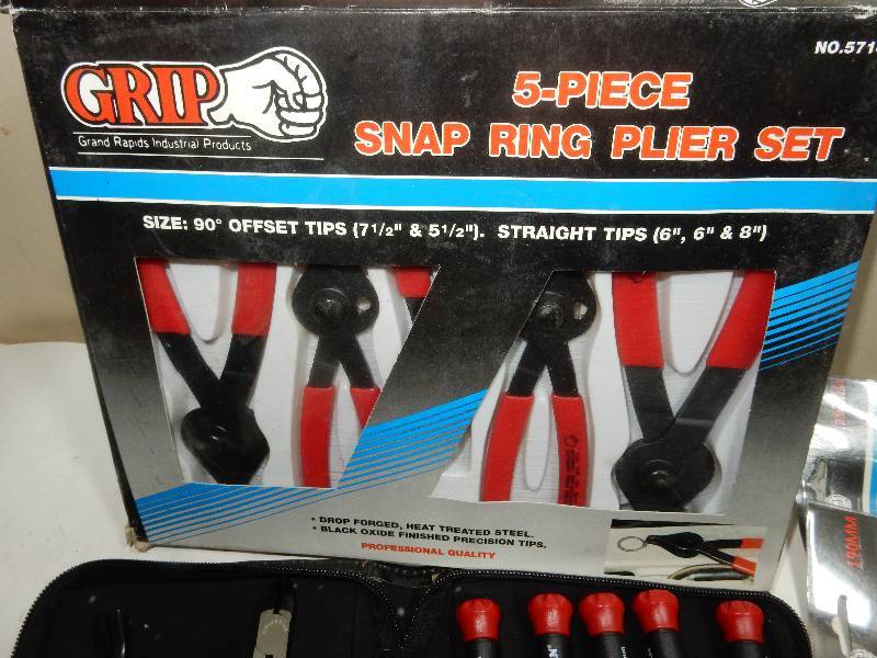 lot 79 image: Set of precision piers and screw drivers, 2 Socket sets 5 piece SNAP RING plier set 14 in 38 in drive Flexible Wobble Extender