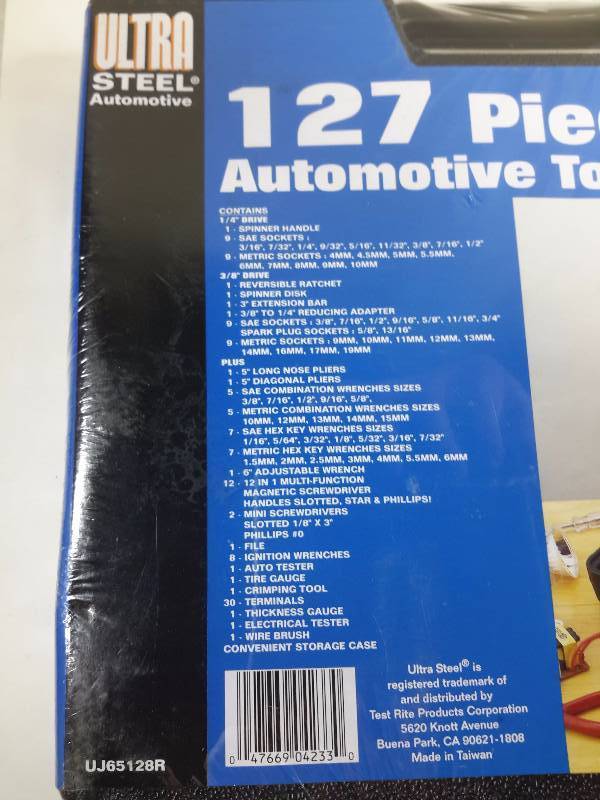 lot 9 image: 127 Piece Automotive tool Kit