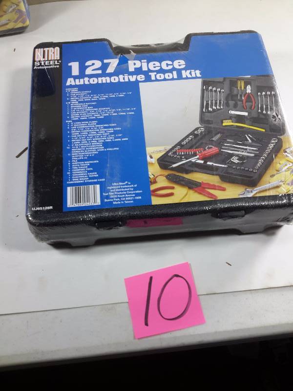 lot 10 image: 127 Piece Automotive tool Kit