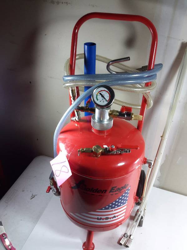 lot 18 image: Golden Eagle Fluid Extractor.. New