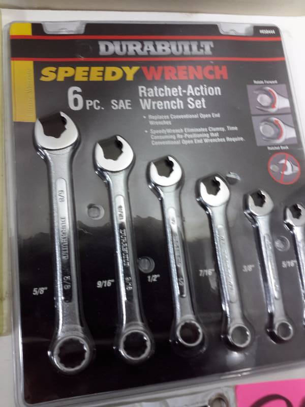 lot 29 image: 2 sets of ratchet wrench sets  1 set of combination wrenches