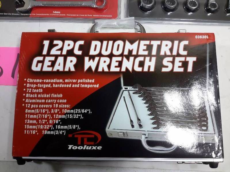 lot 31 image: DURABUILT, 6 pc SAE Ratchet Action wrench set 6 piece ratchet action wrench set Powerlift, 12 piece Duometric Gear Wrench Set