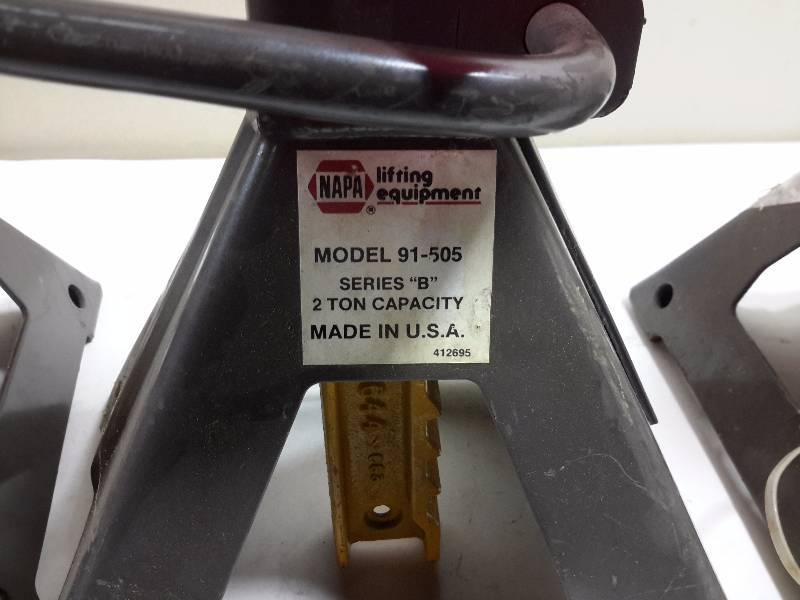 lot 41 image: 3, Model 91-505 Series B, 2 Ton Jacks