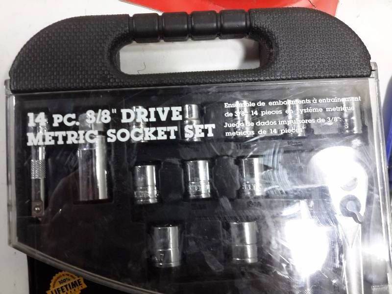 lot 46 image: 14 pc 38  in drive metric socket set Hoist rope system AC delco Folding Lug nut wrench