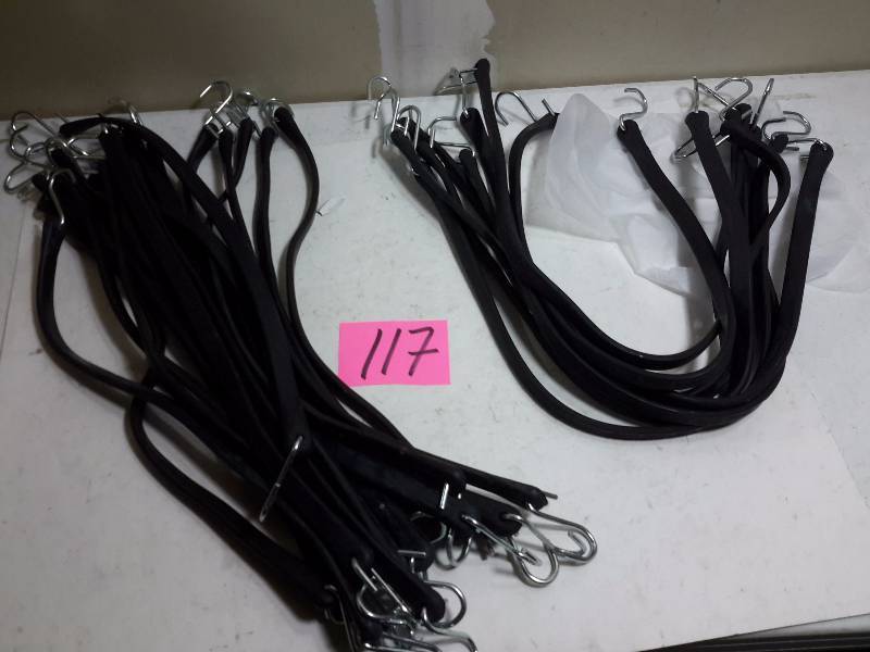 lot 117 image: 8, 3 ft Rubber Bungees  17, 2 ft Bungees
