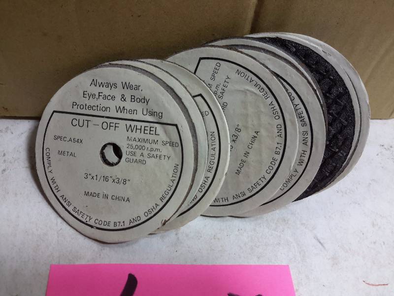 lot 120 image: Box of 3 x 116in x 38 Cut off Wheels.. Approx 250 discs