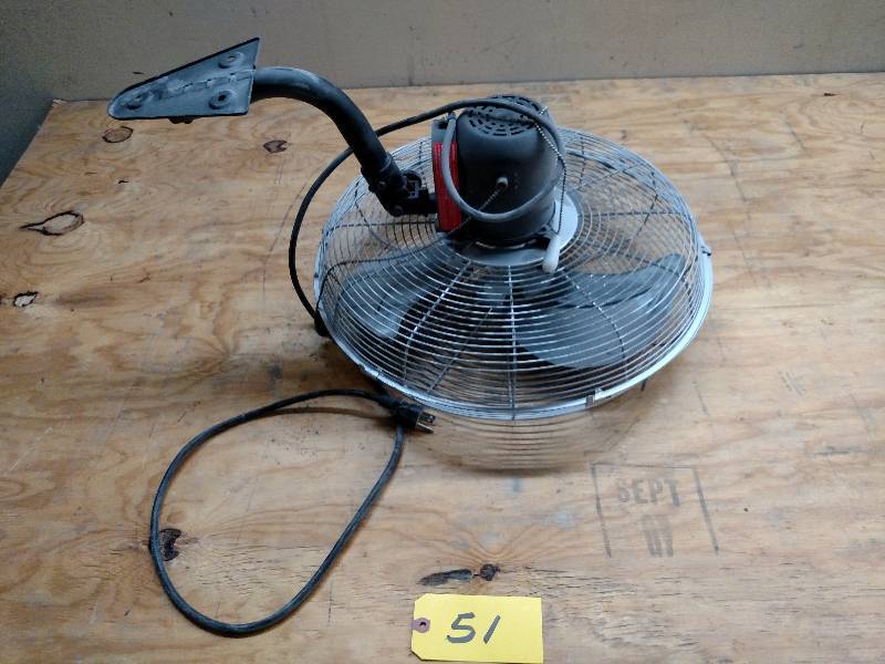 lot 51 image: Xtreme Garage 18 Wall Mount Fan, W...