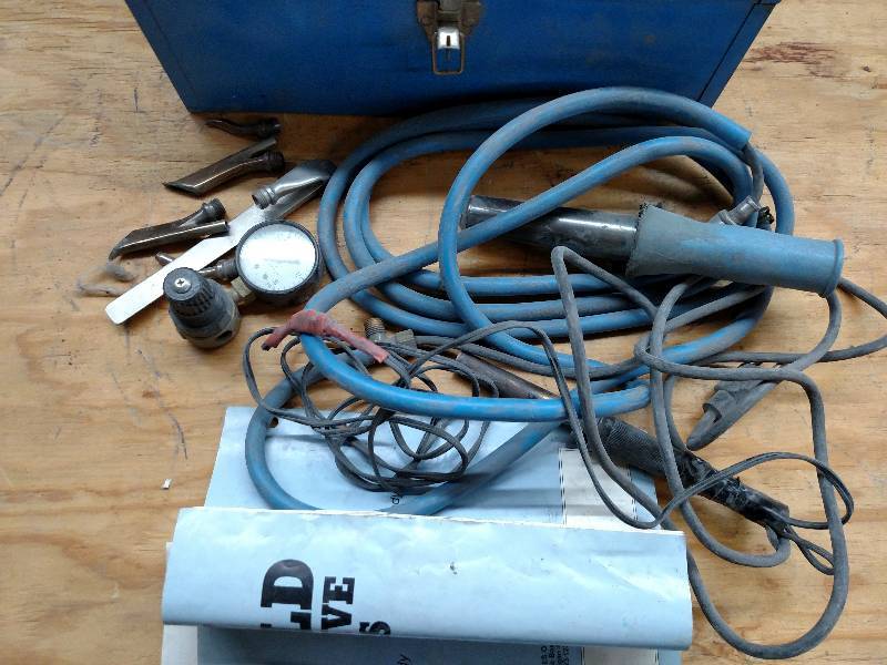lot 64 image: Seelye Plastic Welder, Condition Un...