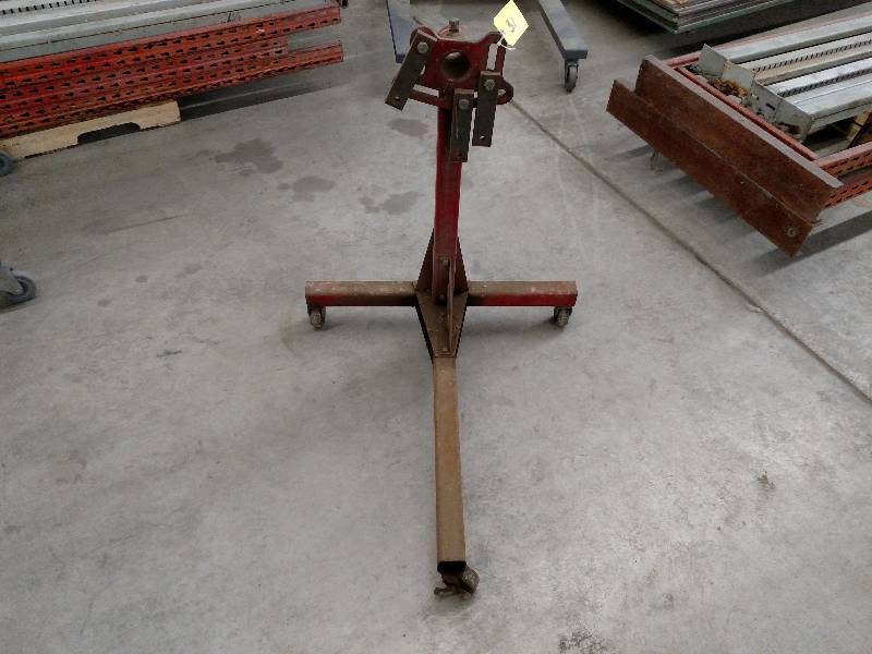 lot 31 image: Engine Stand