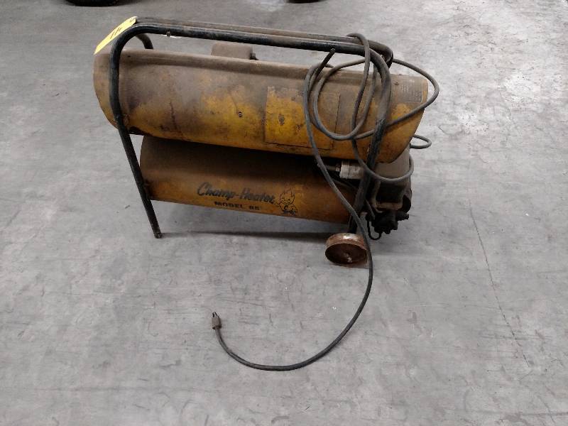 lot 41 image: Champ Heater Model 85, Bad Wheel...