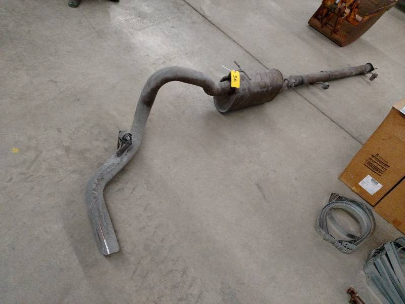 lot 36 image: Truck Exhaust Pipe, Fits 99-03 Ford Super Duty 7.3 Diesel, Crew Cab Shortbox