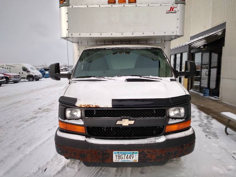 lot 1 image: 2011 Chevrolet Cube Van
