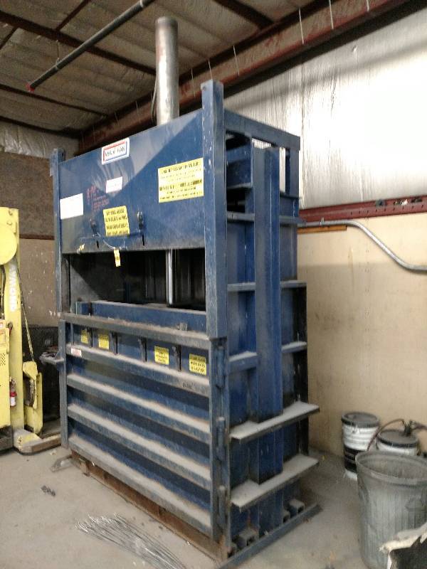lot 201 image: Max-Pac Vertical Baler, Model MP723...