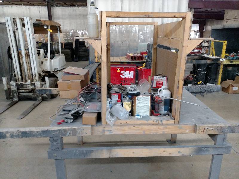 lot 207 image: Wood Work Bench