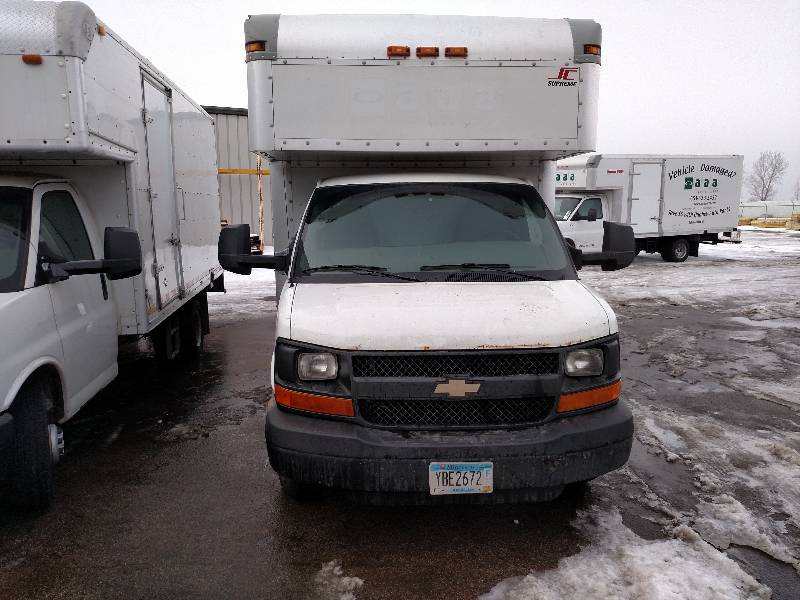 lot 2 image: 2010 Chevrolet G35 Cube Van