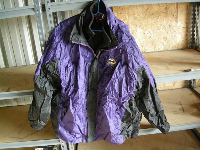 lot 39 image: XXL Vikings Winter Jacket