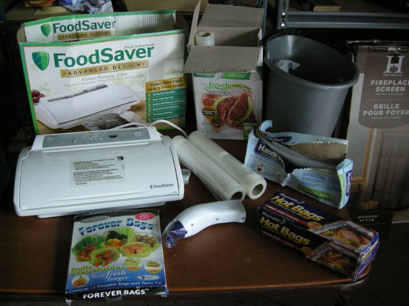 lot 30 image: Food Saver Vacuum Sealer
