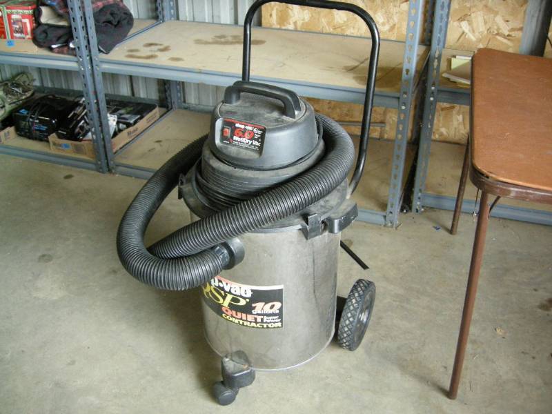 lot 28 image: Shop-Vac, Contractor