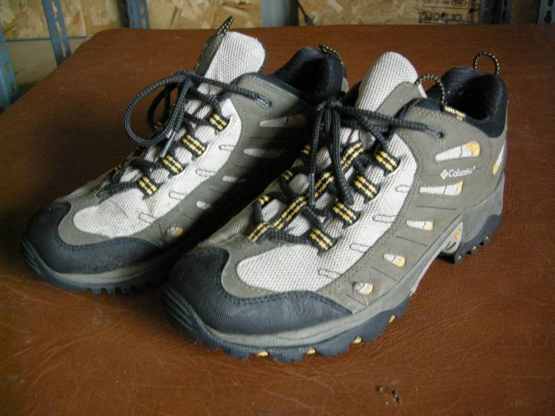 lot 27 image: Columbia Sz 10 Shoes