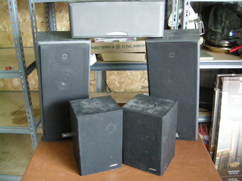 lot 21 image: Bose & Sony Speakers