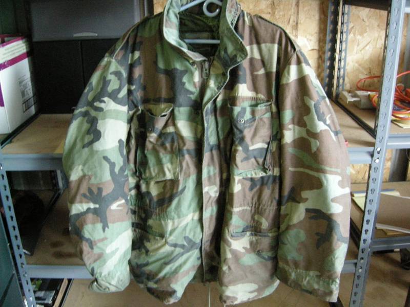 lot 20 image: Military Issue Camo Cold Weather Coat