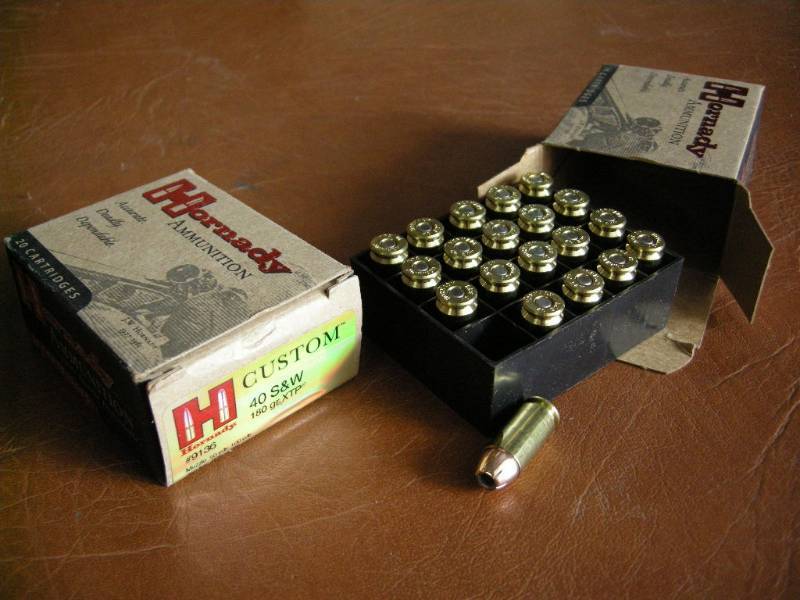 lot 10 image: Hornaday 40 S&W Ammo, 2 boxes