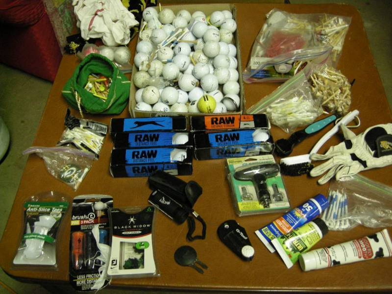 lot 47 image: Golf Accessories
