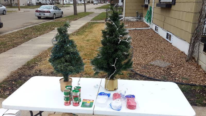 Pair of fiber-optic trees, for spools of curling ribbon, ornament hangers, and redwhite crpe streamers