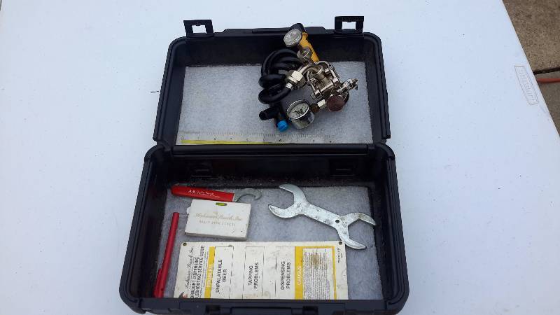 Draught dispensing vacuum and temperature tester