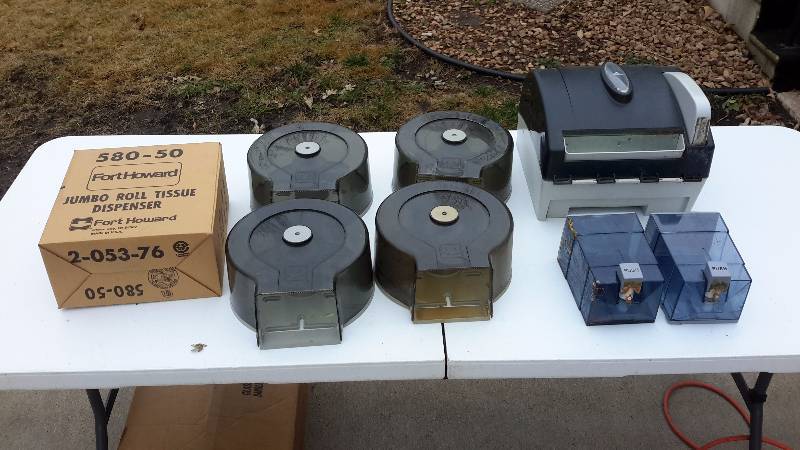 Bathroom dispenser lot