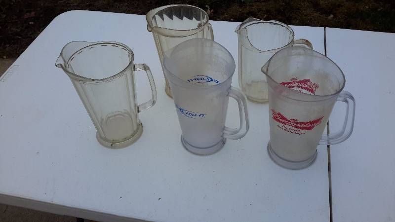 Set of 5 plastic Pitchers