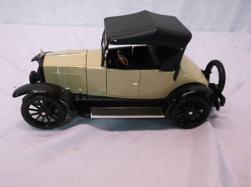 lot 26 image: Collectible