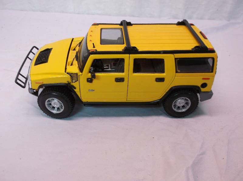 lot 28 image: Collectible