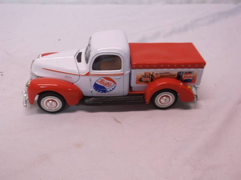 lot 29 image: Collectible